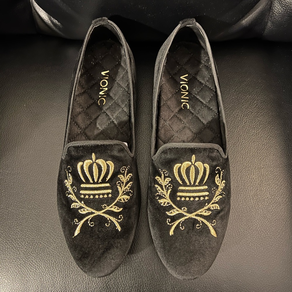 Vionic Womens 8.5 Snug Romi Black Velvet Slip On Loafer Slipper Embroidered Shoe